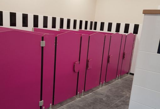 Cabine sanitaire Sanikids de Saniclips by Qovans
