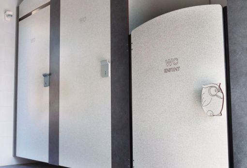 Cabine sanitaire Sanikids de Saniclips by Qovans