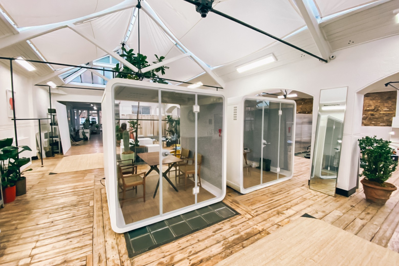 Réalisation cabine acoustique POD by Qovans